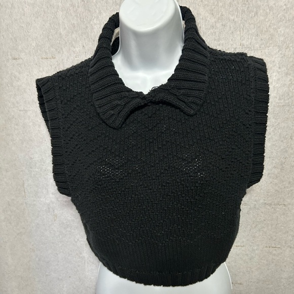 Free People winding road tank black sweater crop tank. Size XS but fits a medium - Picture 2 of 6